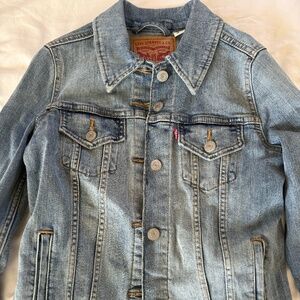 Levi’s Classic Denim Jacket – Light Wash – XS – Excellent Condition